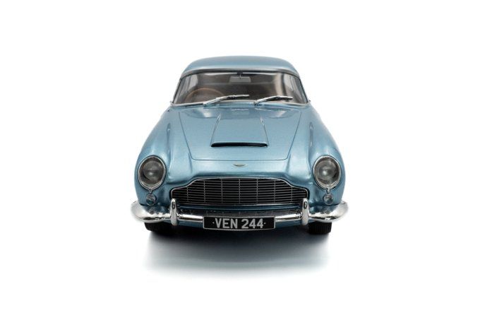 Aston Martin DB5 – Light Metallic Blue – 1964