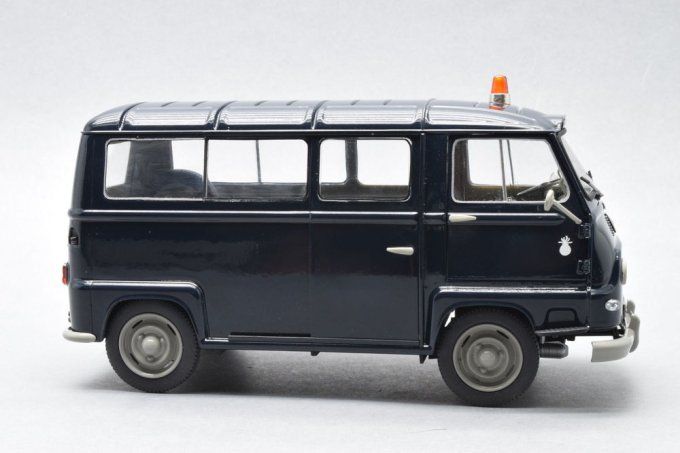 STARTER KIT RENAULT Estafette Gendarmerie New Mould in 1/24