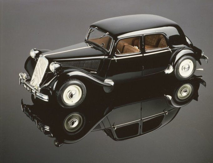 Citroen 15 SIX Traction Avant in 1/8