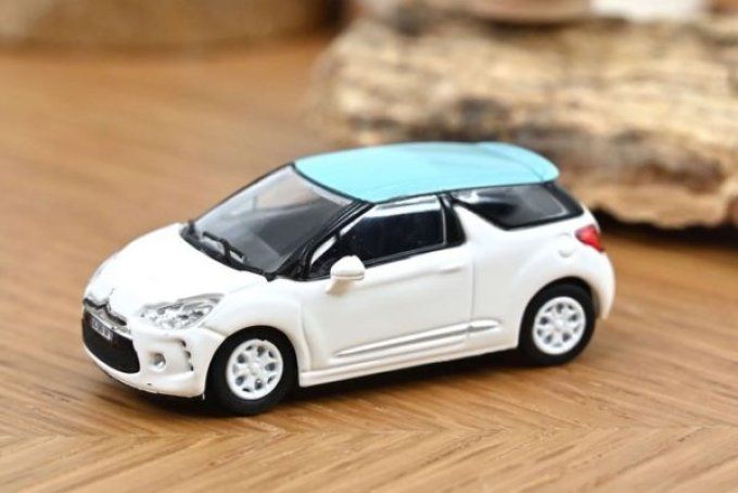 CITROEN DS3 2010 Blanc Banquise et toit Bleu Boticelli