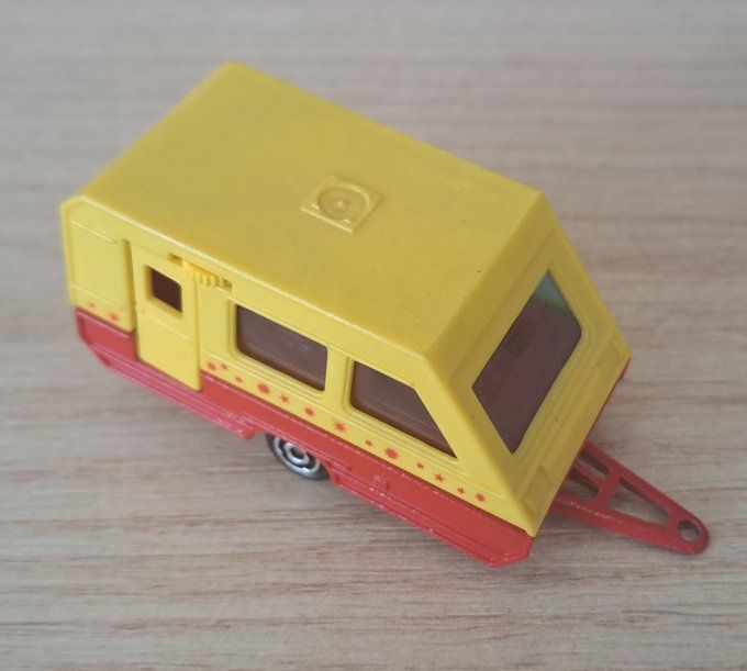 MAJORETTE CARAVANE PINDER N325