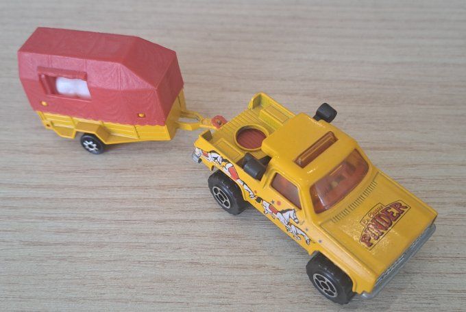 MAJORETTE DEPANNEUSE + REMORQUE CHEVAUX N228