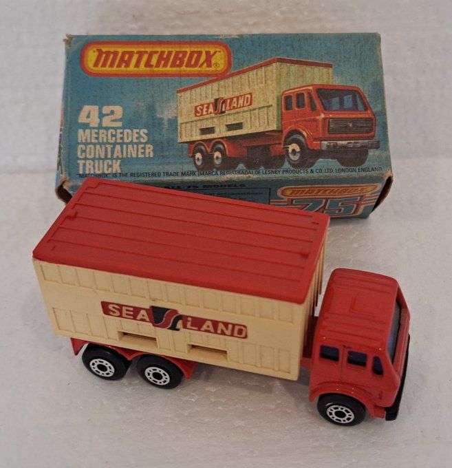 MERCEDES CONTAINER TRUCK SUPERFAST N°42