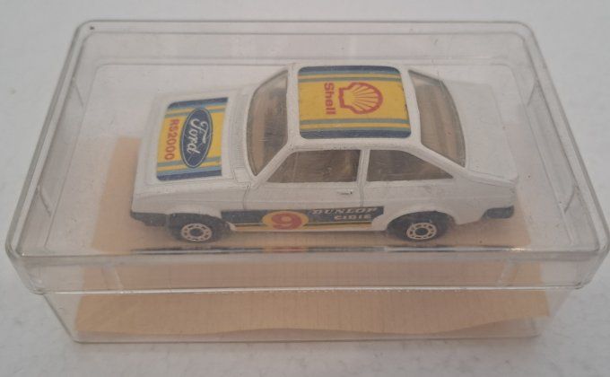 FORD ESCORT RS2000 N°9