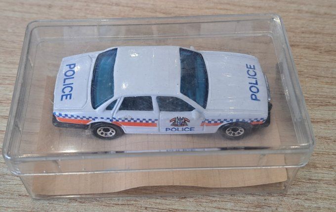JAGUAR XJ6 POLICE N°1