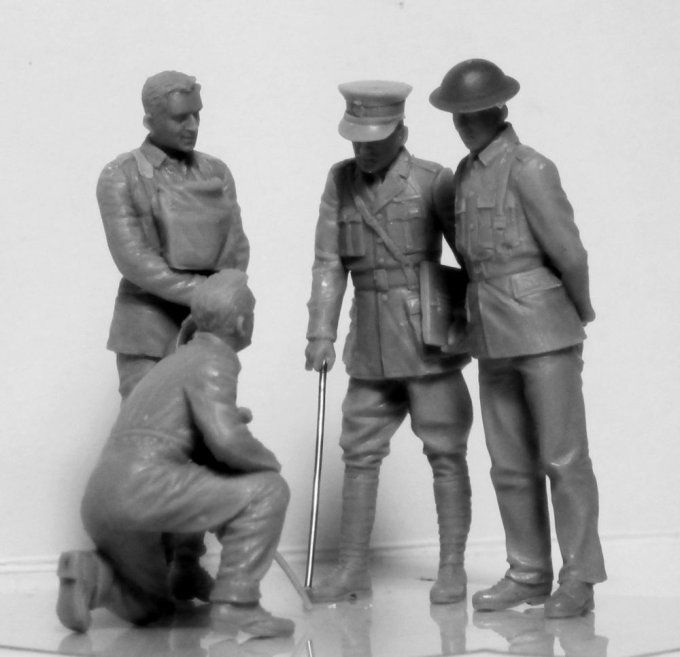 WWI BRITISH TANK CREW 4 FIGURINES   1/35