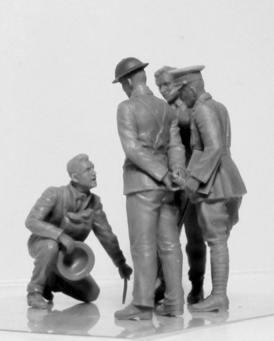 WWI BRITISH TANK CREW 4 FIGURINES   1/35