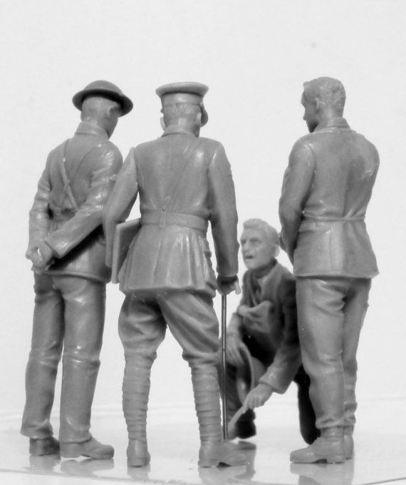 WWI BRITISH TANK CREW 4 FIGURINES   1/35