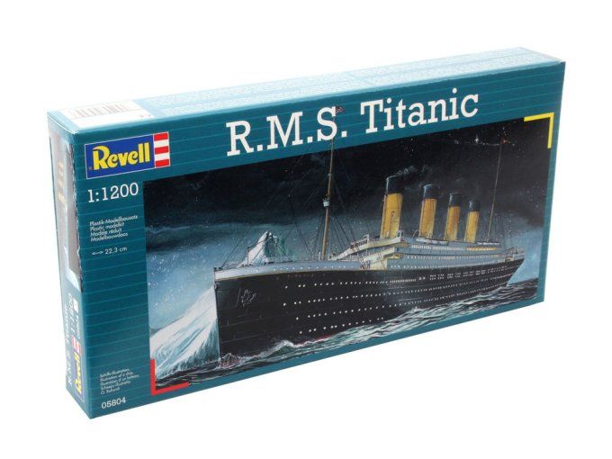 R.M.S. Titanic in 1:1200