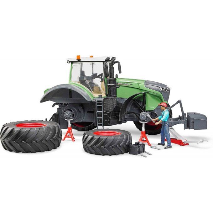 TRACTEUR FENDT 1050 VARIO AVEC MECANICIEN ET ACCESSOIRES