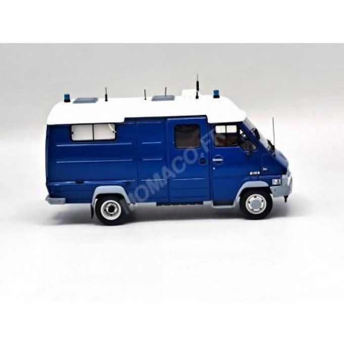 RENAULT B110 PC DE TRANSMISSION GENDARMERIE  1/43 Edition limitée à 250 pièces.