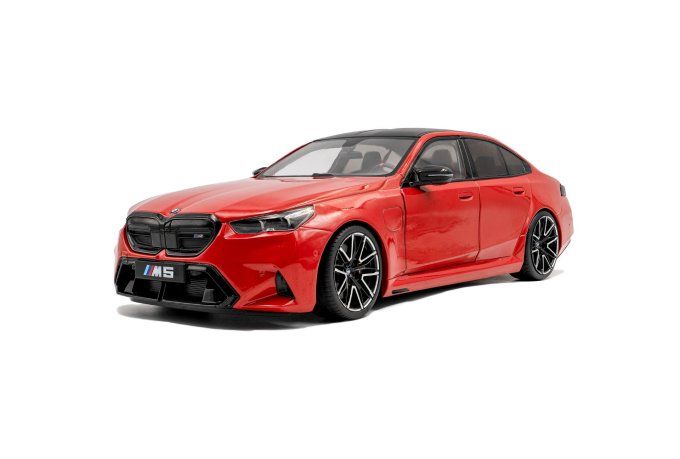 BMW M5 – FIRE RED – 2025